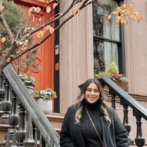 Meet your Posher, Mayra